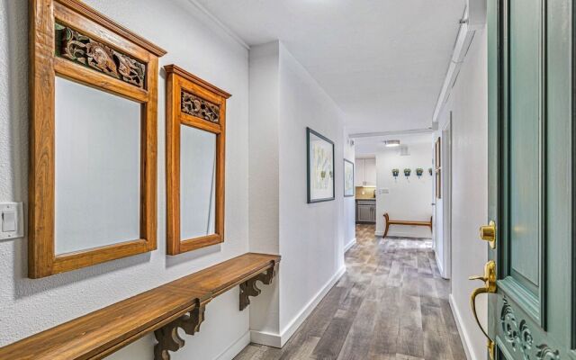 Mahana 209 2 Bedroom Condo 2 Condo by RedAwning