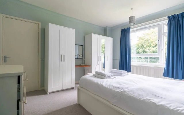 Charming One Bed Abode In East Putney