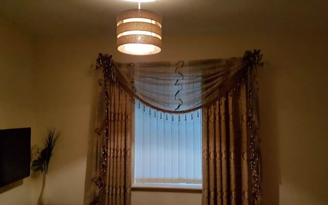 16 Maybury House
