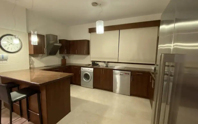 Hallmark Beach Apartment