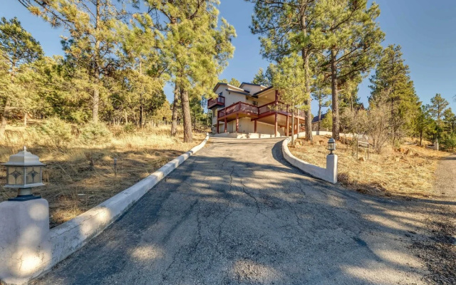 Wildlife Watching & Mtn Views: Luxe Ruidoso Escape