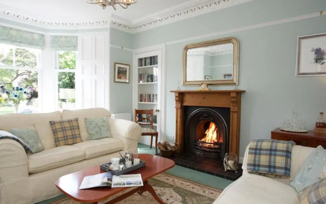 Dunmurray Lodge Guesthouse And Loft Apartment