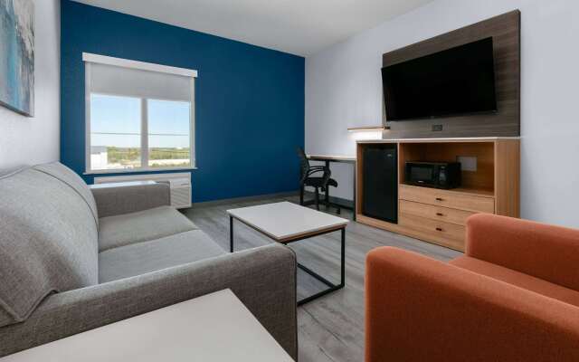 La Quinta Inn & Suites by Wyndham Ft. Worth - Burleson