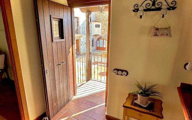 Masia Can Viver - Olive oil tourism B&B