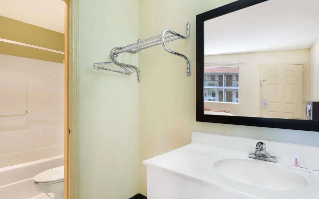 Howard Johnson Inn Ashburn