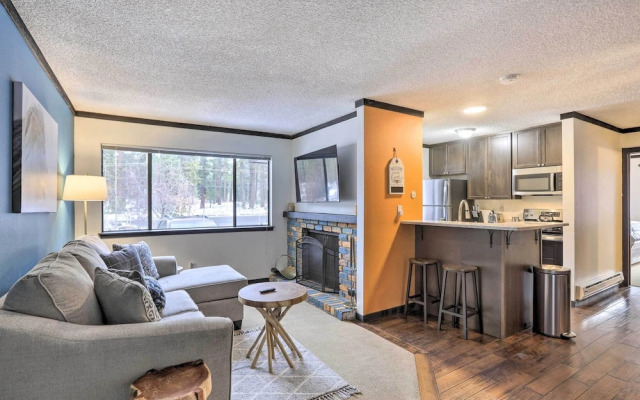 Beachfront Tahoe Vista Condo w/ Fireplace!