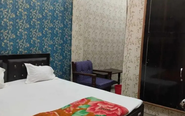 OYO Shri Veni Madhav Hotel