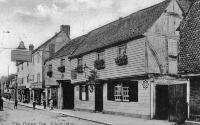 Ye Old Crown