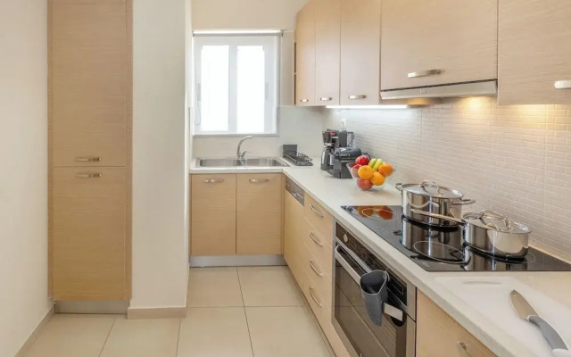 Urban Oasis with Acropolis Views by GHH