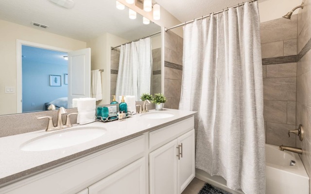 Spacious house near Disney with private pool