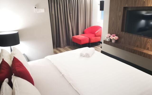Summertime Maritime Suites