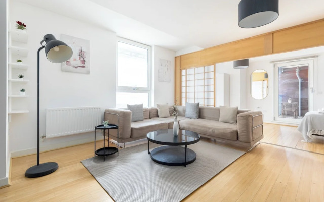 Spacious 2 Bed Apartment in Dalston