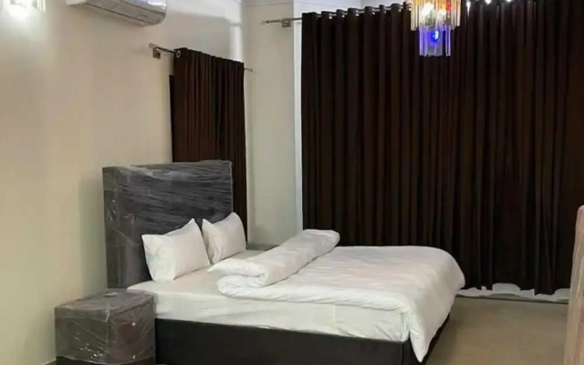 Executive Grand Royal