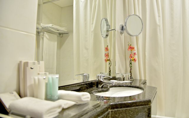 Gefinor Rotana Hotel