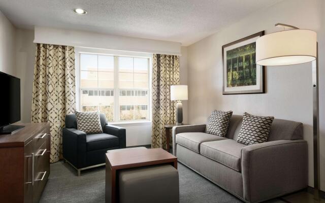 Homewood Suites by Hilton Kansas City-Airport