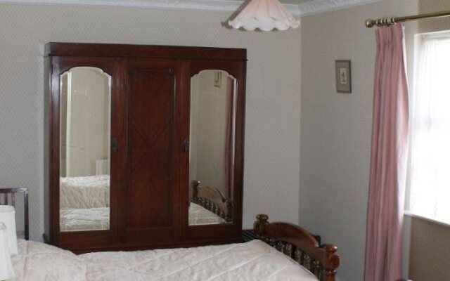 Moate Lodge