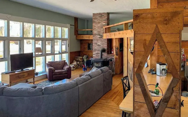 East Burke Home on Kingdom Trails: Near Ski Resort