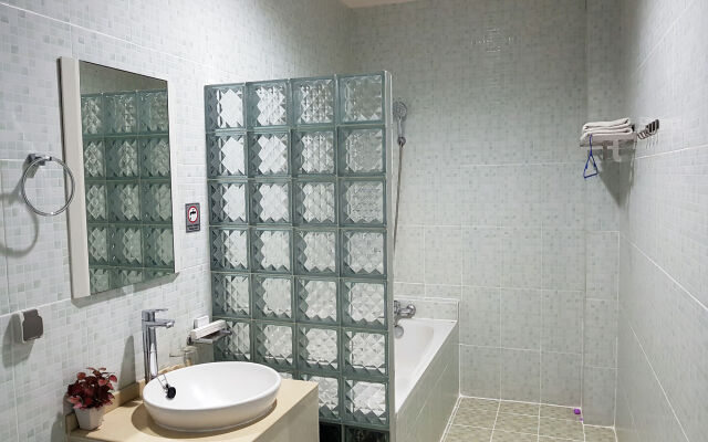 Rene Hotel