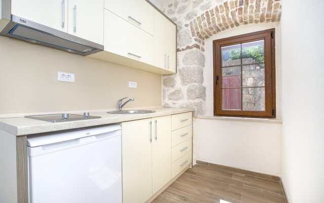 Apartments Mezini 11