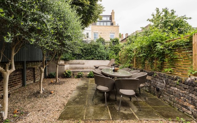 Chic Wandsworth Home with Patio