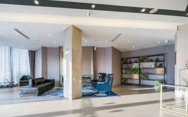 Homeinn Selected Hotel (Nanjing Railway Station North Square Hongshan Forest Zoo Subway Station)