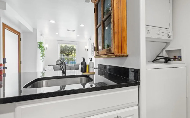 Sweet 2-br Retreat By Capitol Hill