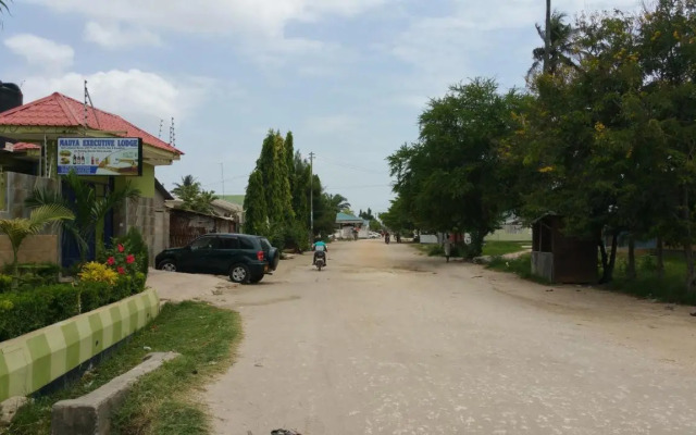 Mauya Executive Lodge