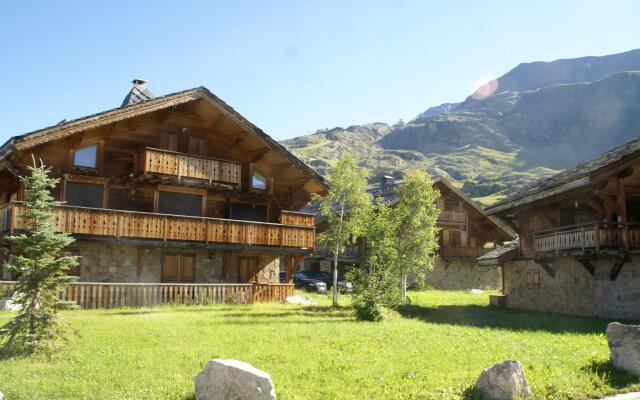 Luxury chalet with fireplace in the area of Alpe d'Huez