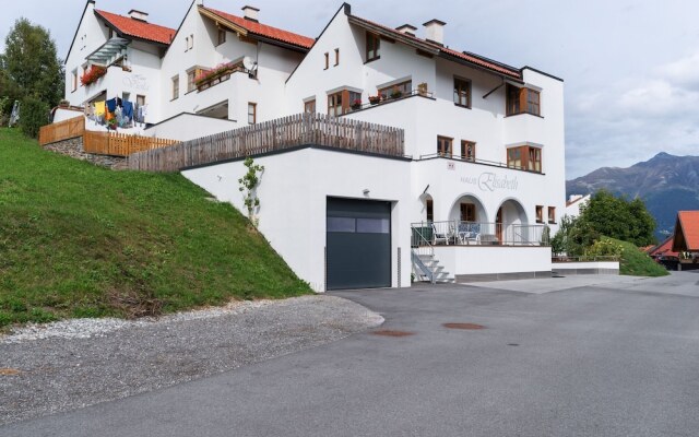 Vibrant Apartment near Ski Area in Fiss