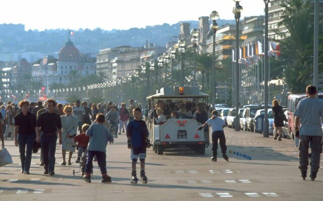 Mercure Nice Marche aux Fleurs