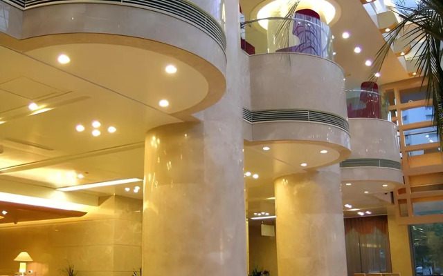 Zhangjiagang Guomao Hotel