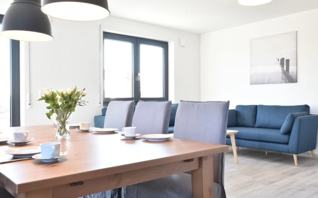 Beautiful Holiday Home in Kühlungsborn Near Sea