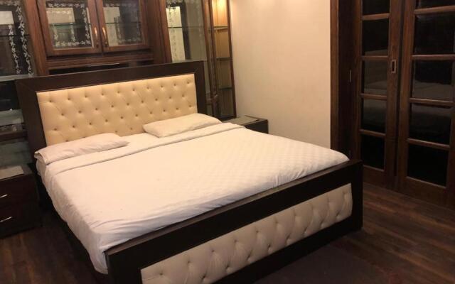 Reina Boutique Hotel - G9