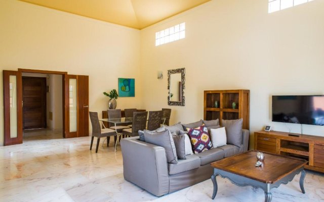 Family Villa Joy with Private Heated Pool, BBQ & Free Wifi- suitable for Families by HolidaysHome