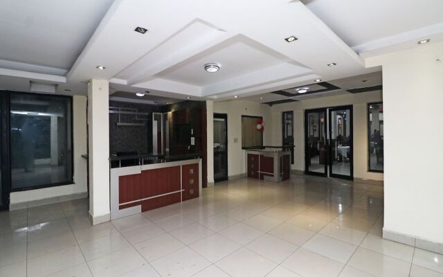 Oyo 15383 Hotel Grand Melrose