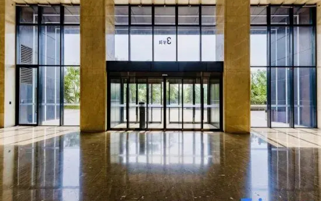 GuanYun Hotel (Zhengzhou Longzihu Subway Station Store)