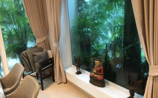 Beachfront and Pool 2 BR Apt- Selina 870