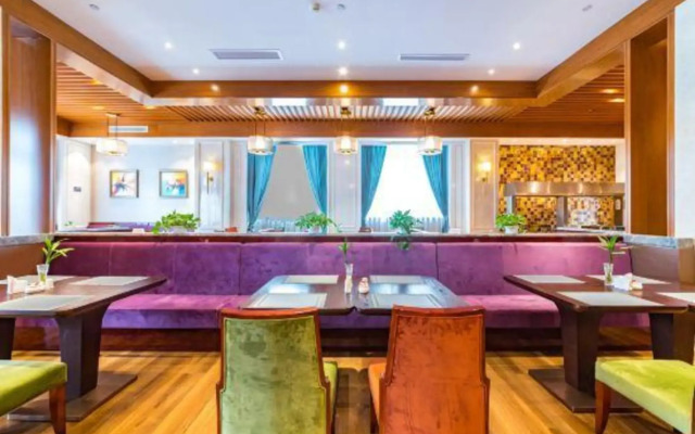 Jiulong International Hotel