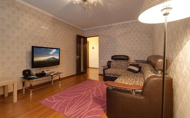 Sutki26 on Kuchura Street