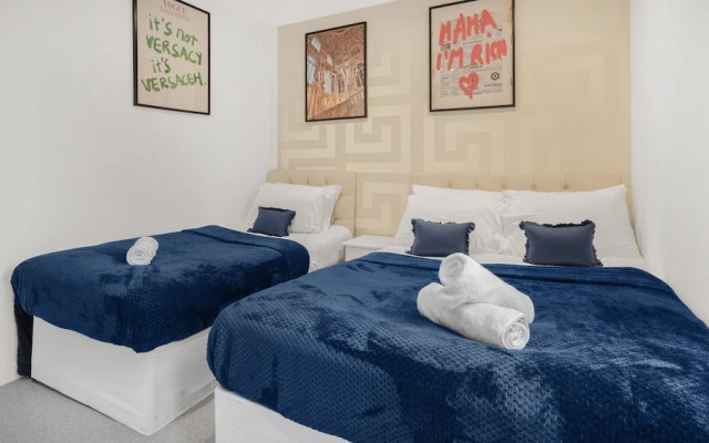 Comfyluxe 2bed 2bath,central,sleeps7,arcademachine