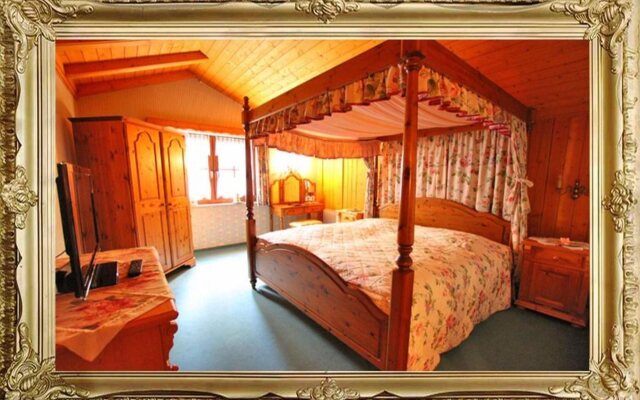 Landhaus & Burg Hotel Romantik