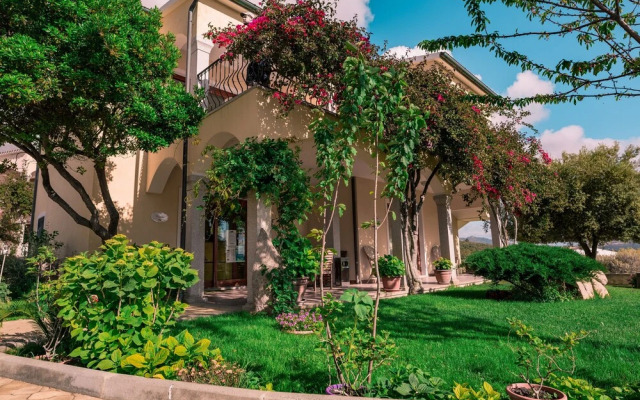 The Fantastic Residenza Badus Studio Sleeps 2 Num0828
