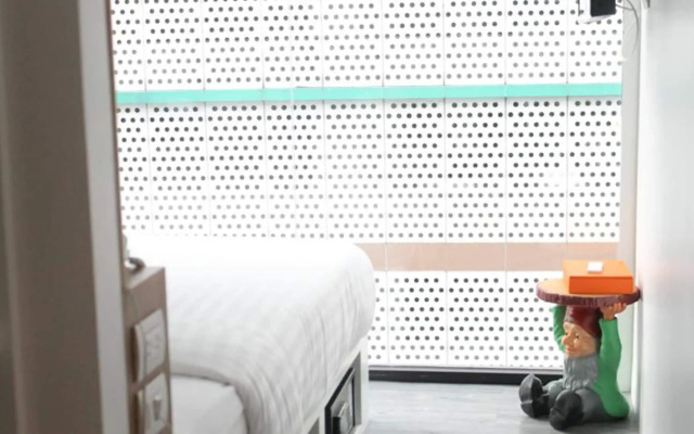 S Box Sukhumvit Hotel