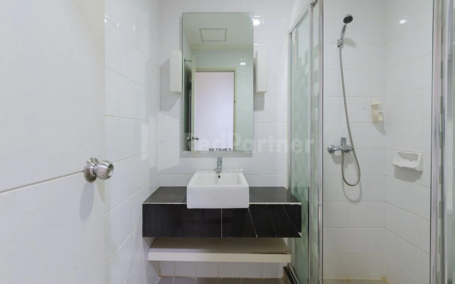 Metro Hotel near Kota Tua Mitra RedDoorz