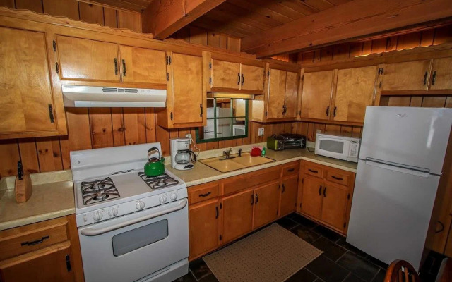 Cozy Pine Retreat #1499