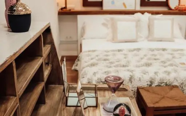 Catalina Beach House by Cassai