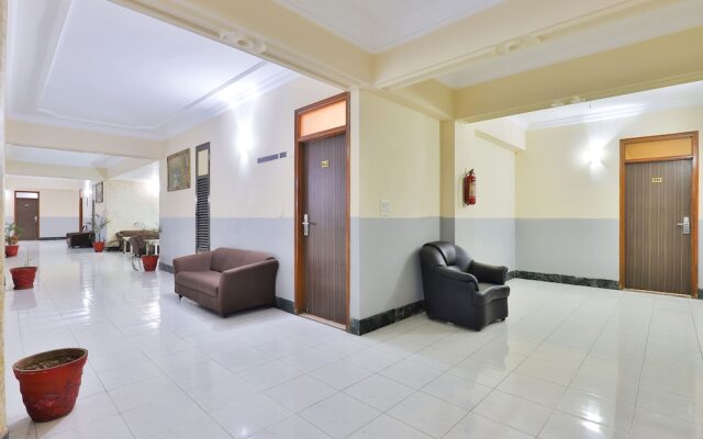 Capital O 16350 Infocity Club And Resort