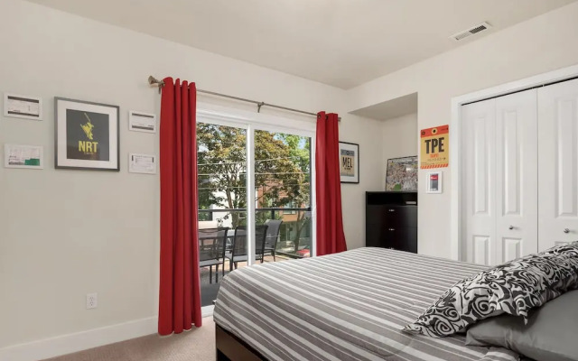 Seattle Vacation Home: The Aerodrome