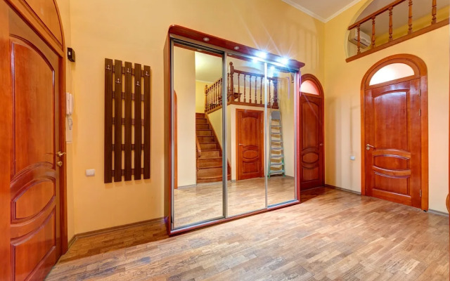 Elegant Apartment on Saksagans'kogo street