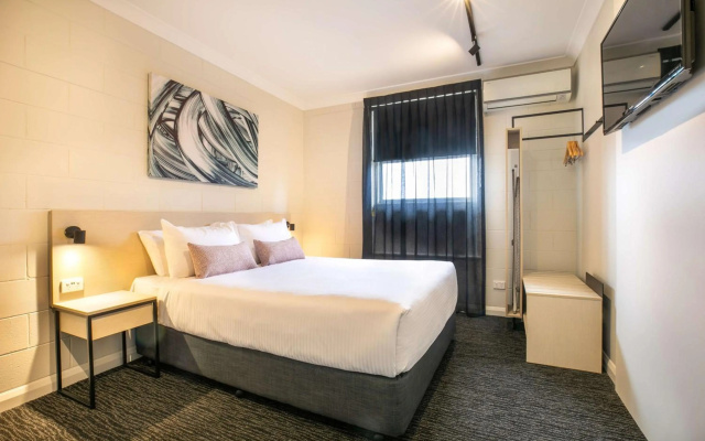 Nightcap at Hendon Hotel – Guest Rooms – Adelaide